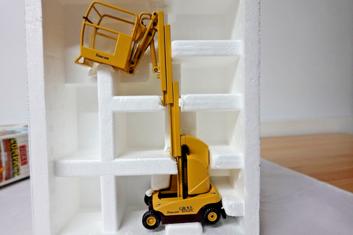 JOAL 158 GROVE TOUCAN HYDRAULIC AERIAL WORK PLATFORM 1:25 SCALE N.I.B. - Picture 3 of 8