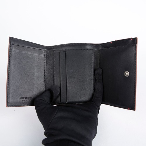 Portefeuille à trois volets Givenchy en cuir rouge Horizon à prix réduit 06789005 28302514