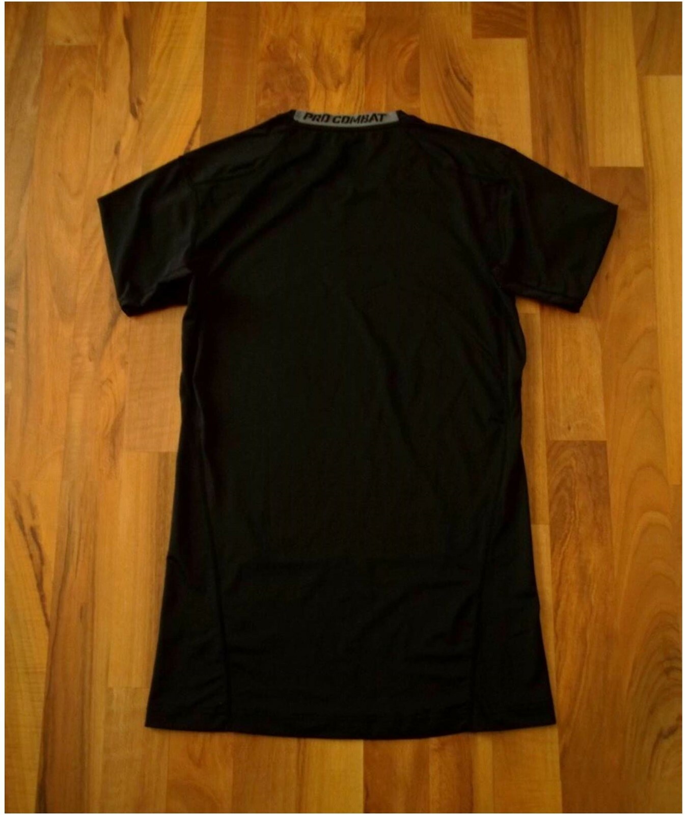 NIKE Hypercool Fitted Short Sleeve Crew