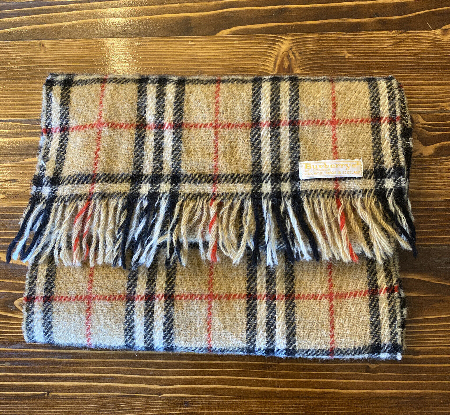 How to tell the difference between a real Burberry scarf and a fake - Quora