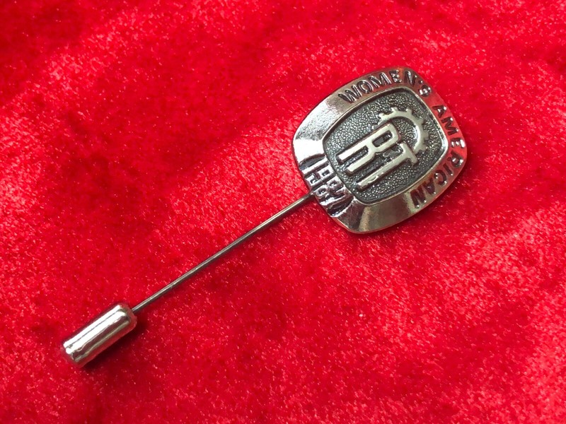 Vintage rear 1987 women's American RT lapel pin