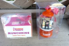 NRFB DUNKIN DONUTS 2013 MUNCHKINS & 2012 STORE IN SNOWGLOBE CHRISTMAS ORNAMENTS