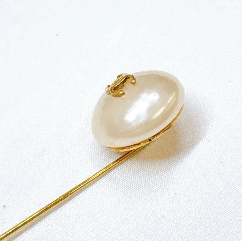 Chanel Vintage Pearl Stick Pin Brooch - Gold Plated, 1993 Spring Collection - Image 4 of 4