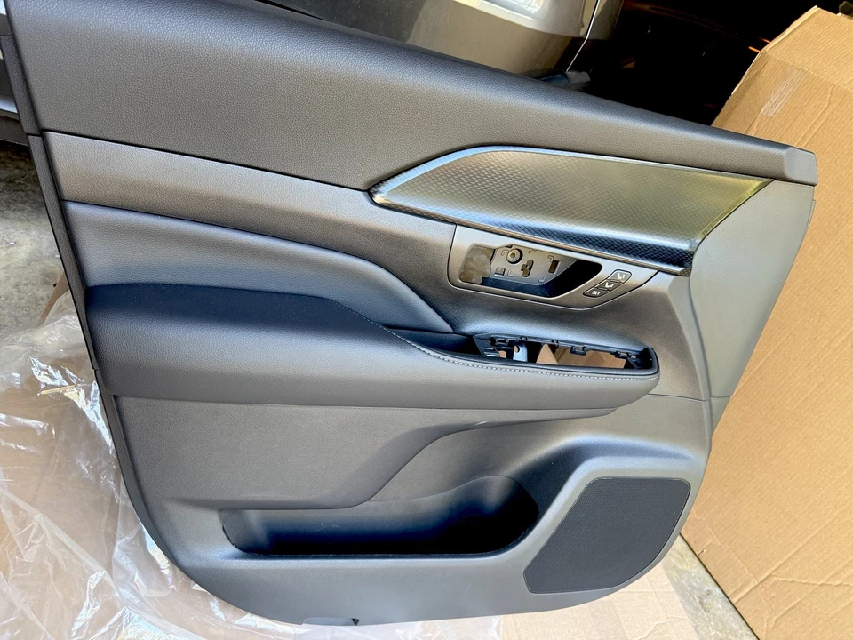 Painel de acabamento interno da porta dianteira esquerda Toyota Grand Highlander 2024-2025 fabricante de equipamento original - Imagem 3 de 4