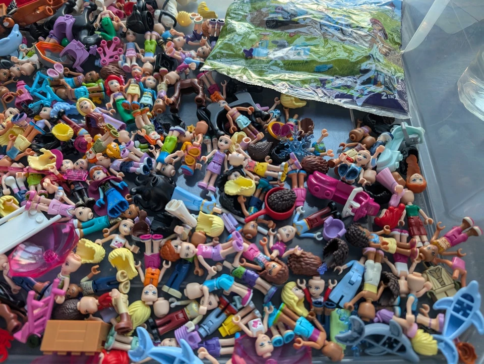 LEGO FRIENDS MINIFIGURES + Accessories -  Bulk Lot pounds [ 1.8 LB] - Image 3 of 4