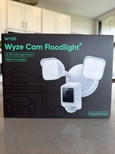 Wyze Wired Outdoor Wi-Fi 2800 Lm 2K Floodlight v2 Home Security Camera WYZECFL2