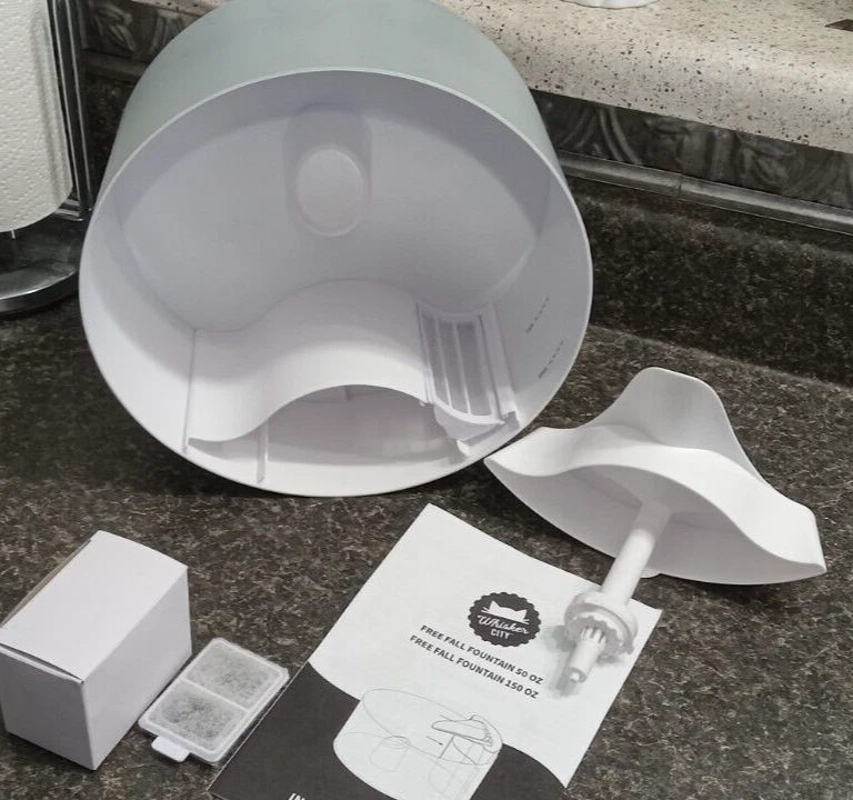 Fuente Whisker City Pet Free Fall 150 fl oz ¡¡MÁS REGALOS!! PERFECTO para tu mascota Foto 4 de 4