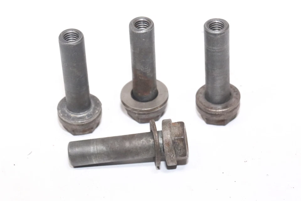 vis goujons fixation culasse Yamaha DTE DTF 125 1GO - Photo 1/1