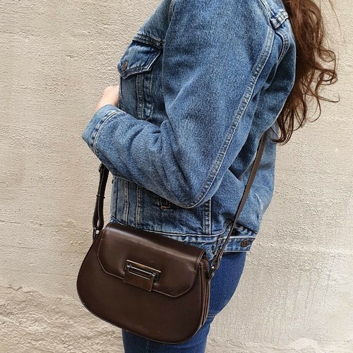 Borsa a tracolla in pelle di vacchetta saffiano firmata Coccinelle platino