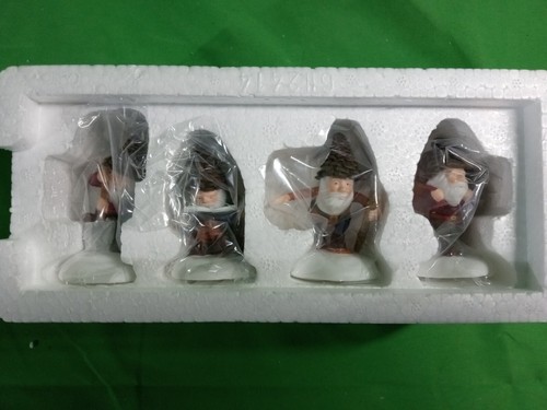 Department 56 ~ North Pole Woods ~ Elves ~ 56.56922 - Picture 2 of 2