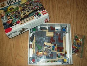 LEGO Harry Potter Bricks & Minifigures Hogwarts Board Game