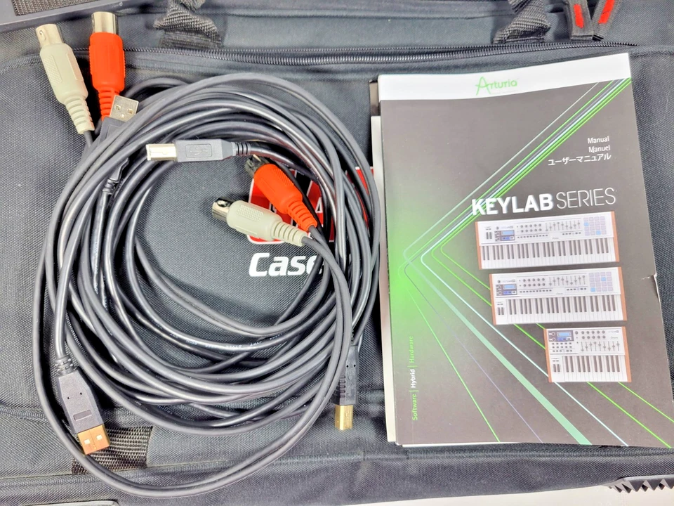 Arturia KeyLab 25 MIDI Controller Keyboard w/ Carry Bag, Cords and Manual - Image 3 of 4