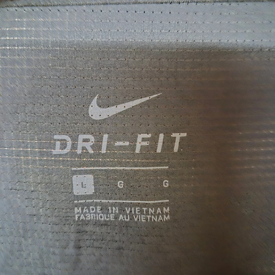 Nike Running Dri-FIT Men's T-Shirt L Black Reflective Quick Dry Athletic - Image 4 of 4