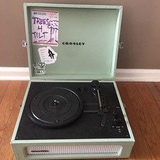 Crosley Cruiser Mint Green Vintage Suitcase Turntable Model CR8017U-SA1