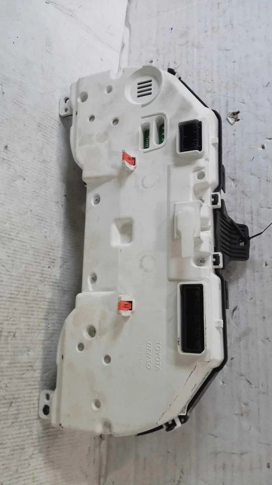 2022 Toyota Camry Speedometer Gauge Black OEM NJ25-19822-485780 50K Miles - Image 2 of 3