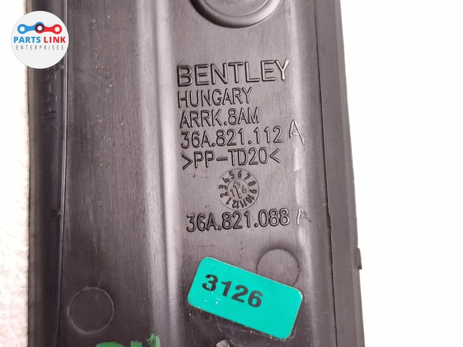 16-20 BENTLEY BENTAYGA FRONT RIGHT FENDER TRIM SPLASH SHIELD MOLDING COWL COVER