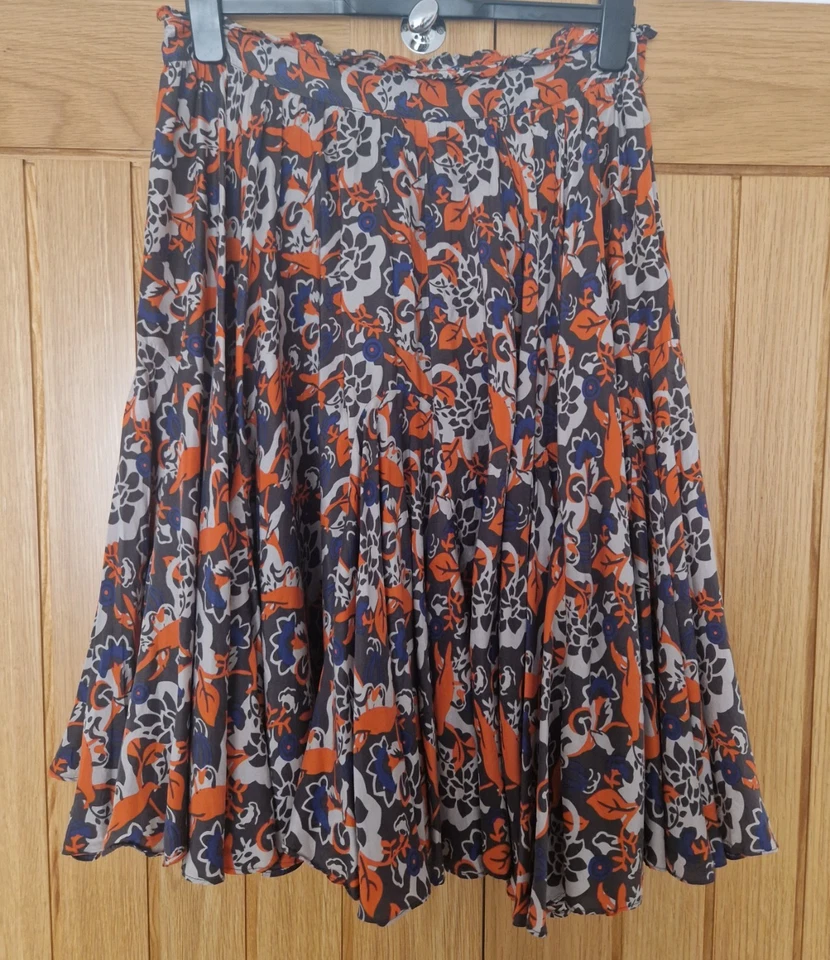 Farhi by Nicole Farhi 100% Silk Knee Length Lined Floaty Skirt  UK Size 12 - Image 2 of 4