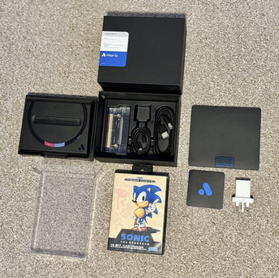 Analogue Mega SG Konsole, Japan schwarz (ohne Controller), originalverpackt