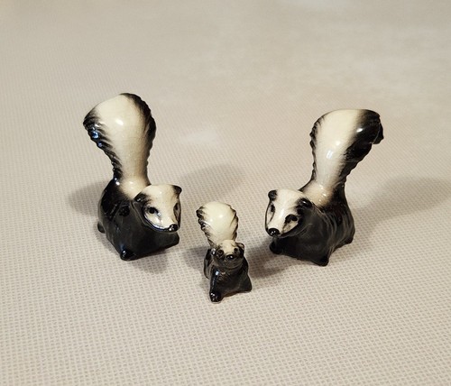 HR Hagen Renaker Miniature Textured Skunk Family Set Lot of 3