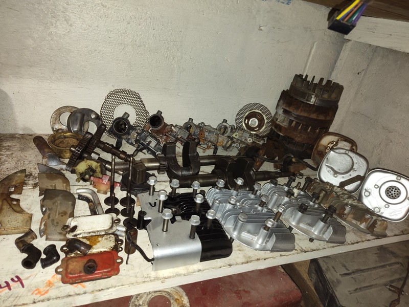 Briggs And Stratton 5hp Flathead Parts Lot Flywheels,Heads,Cranks,Carbs,Cams