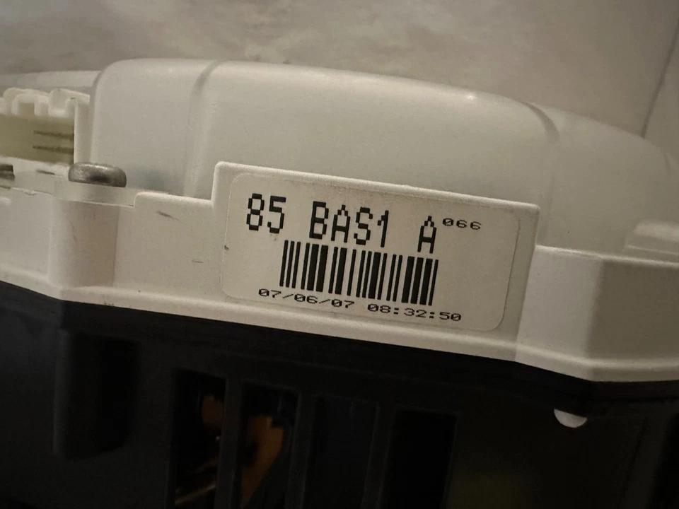 Cuadro de instrumentos velocímetro medidor de panel 07 08 09 Mazda 3 73.963 millas Foto 4 de 4