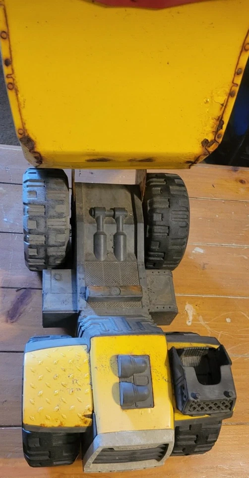 VINTAGE HASBRO TONKA MIGHTY BIG YELLOW DUMP TRUCK 19” RED HANDLE MODEL 9160 - Image 4 of 4