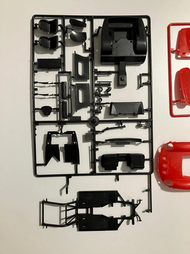 FERRARI 250 GTO ITALERI 1:24 Model Kit No 654 kit di montaggio auto LEGGERE BENE - Immagine 4 di 4