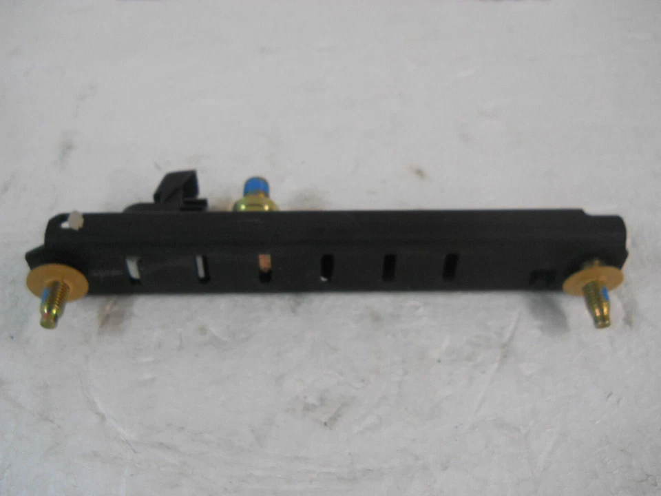 LAND ROVER FREELANDER FRONT SEAT BELT HEIGHT ADJUSTER 2002-2005 Foto 2 de 3