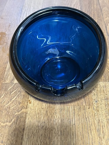 Blue Glass Ball Ashtray - 4 3/4” opening ( Cigar & Cigarette ) Beautiful - 第 1/24 張圖片