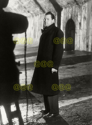 Foto - Orson Welles am Set von ''Der dritte Mann'', Wien, 1948 (1)