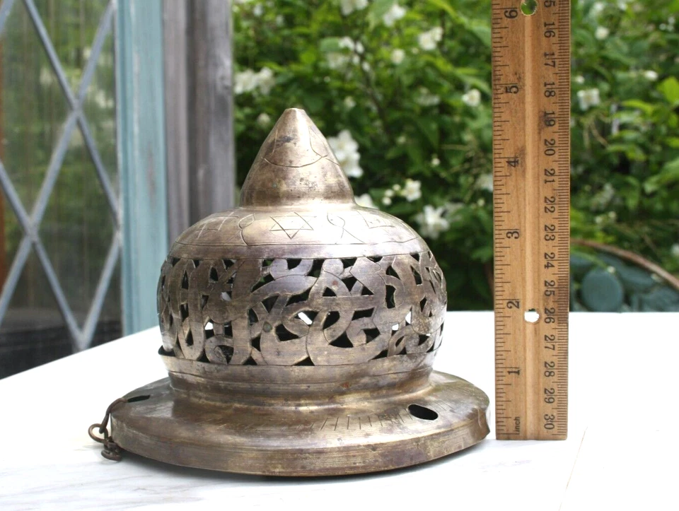 Linterna incensaria colgante perforada de latón budismo tibetano Foto 3 de 4