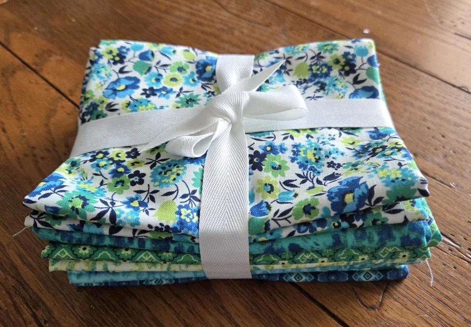 Fat Quarter Bundle (8) - Marcus Fabrics - Blue Crush by Monika Zhu - PRETTY - Image 2 of 4