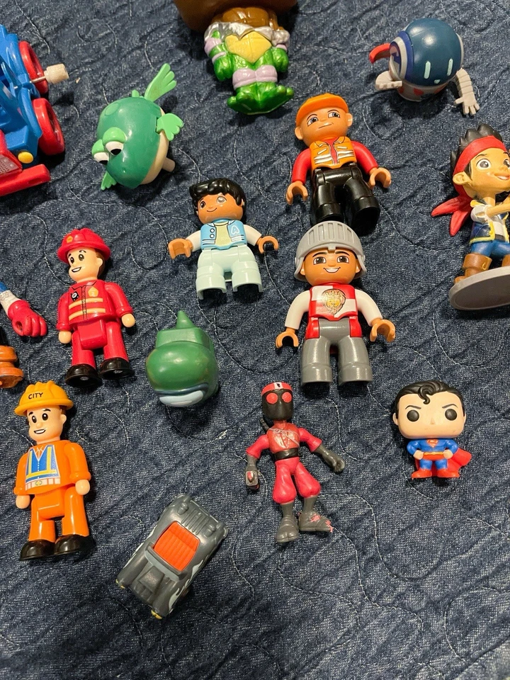 Gran Lote Mixto de 19 Juguetes, Funko Pop TMNT, Juguetes de Cuerda, Among Us, Duplo Leer* Foto 3 de 4