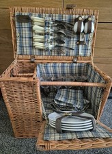 Just Outdoors 4 Person Wicker Picnic Hamper Set BNWT Insulated Cooler Basket