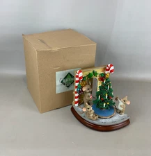 NIB Dean Griff From Roman Inc Charming Tails "MOUSE HOLE CHRISTMAS SCENE" 30388