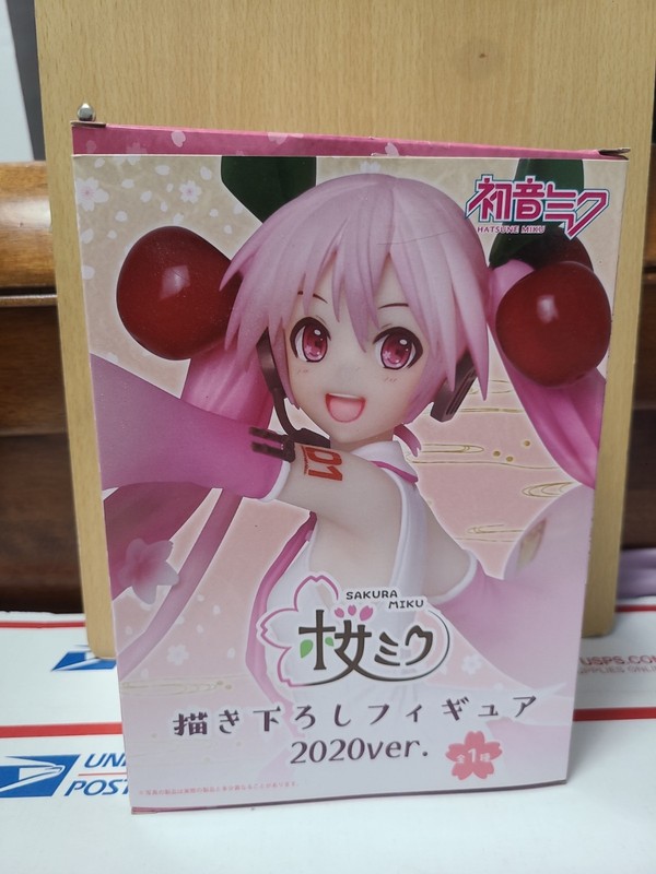 Taito Project Diva Hatsune Miku Sakura Figure, 7" OPENED BOX