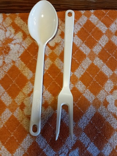Corning Vineyard Broil and Bake set Platter, Casserole, fork, and spoon white - Picture 11 of 12