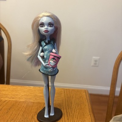 Monster High Abbey Bominable 11'' Creepover Edition