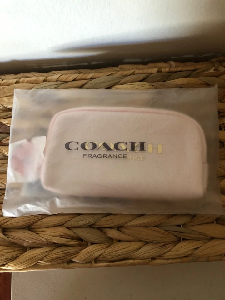 Coach Mini eau de parfum spray 0,25 oz (7,5 ml) + mini bolsa Foto 3 de 4
