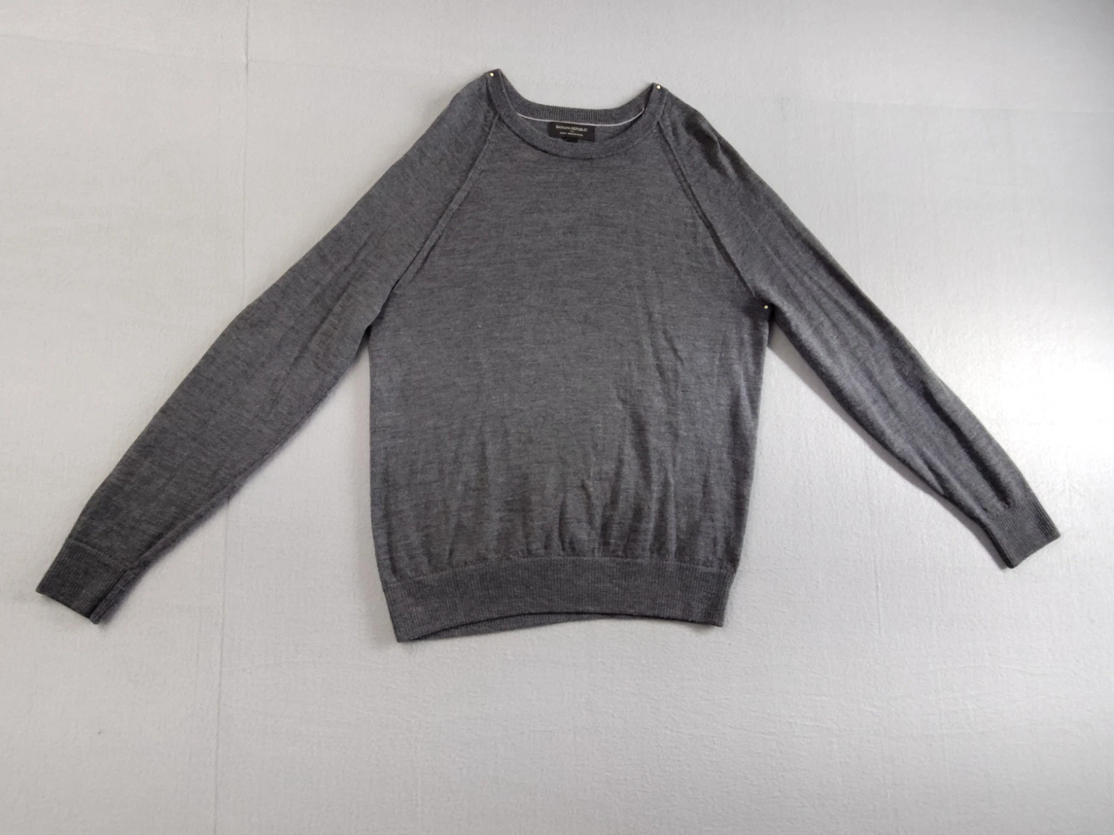 Banana Republic Men Sweater M Gray Wool Knit Crew Neck Pullover Warmer Fit