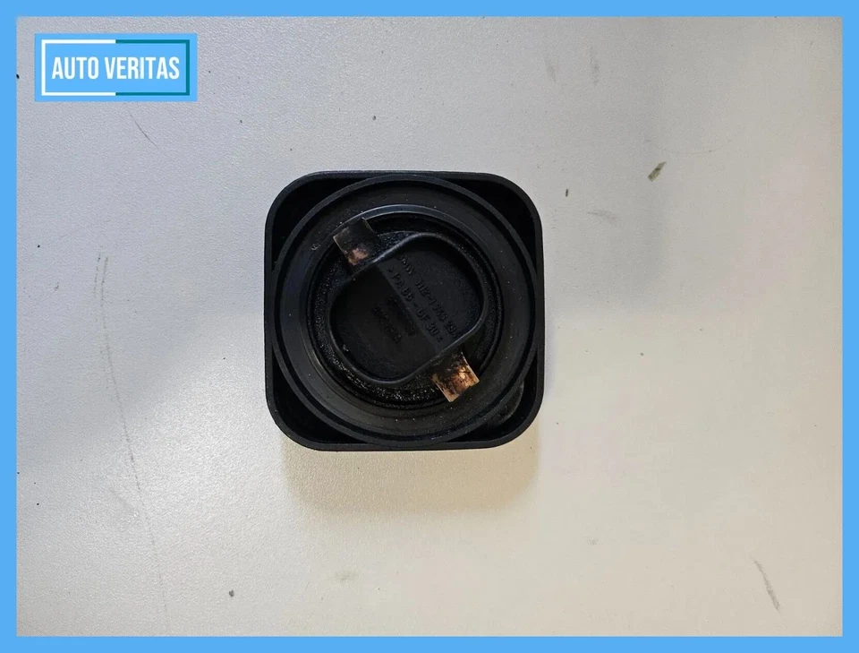 BMW E30 E36 E46 E39 E38 Z3 - Oil cap lid Oil cap 1743294 - Image 2 of 3