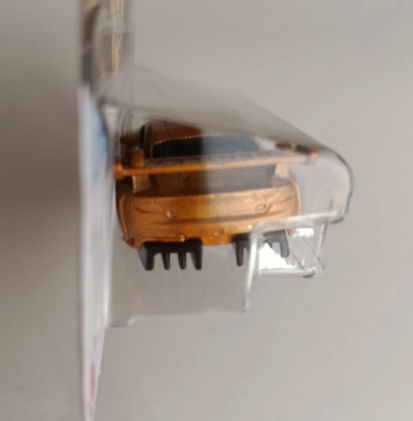 Hot Wheels - 2018 Bentley Continental GT3 - HW Race Day - 2025 - 1:64 - Immagine 3 di 4