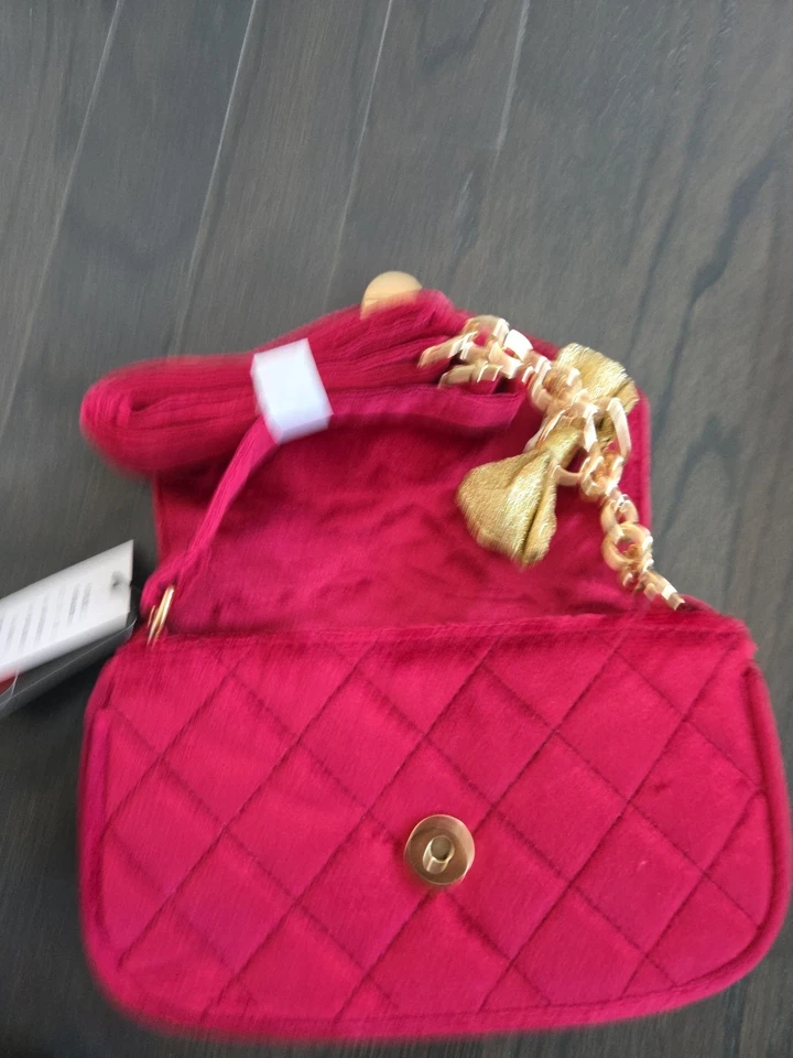 Nuevo Con Etiqueta Disney Rojo Acolchado Minnie Mouse Cartera Con Cadena Dorada Y Lazo ¡Tan Lindo! Foto 3 de 4