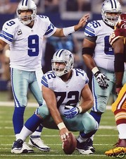 TONY ROMO-TRAVIS FREDERICK DALLAS COWBOYS 8X10 SPORT PHOTO (AA)