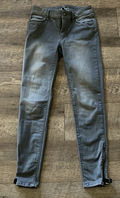 White House Black Market Women’s Size 0 Grey Skinny Ankle Jeans
