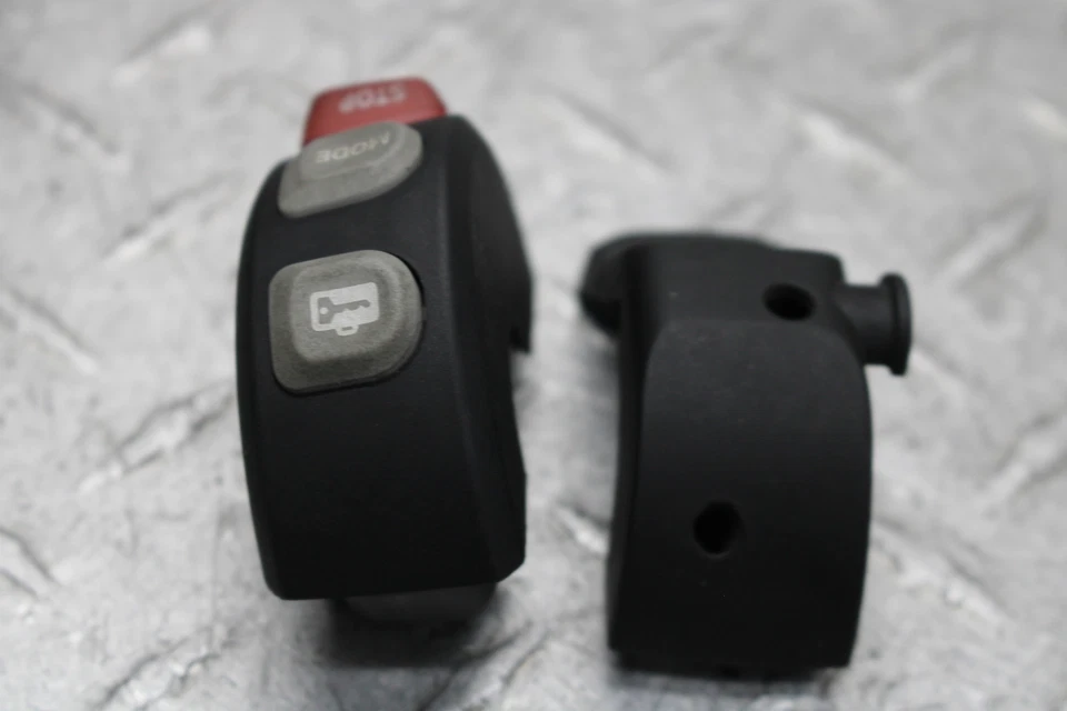 2012 BMW K1600GT ABS RIGHT CLIP ON HANDLE KILL OFF START THROTTLE SWITCH  - Image 4 of 4