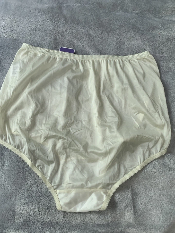 复古 Vanity Fair 15712 Perfectly Yours Brief 内裤 8 XL 全新带标签 象牙色 — 第 3/4 张图片