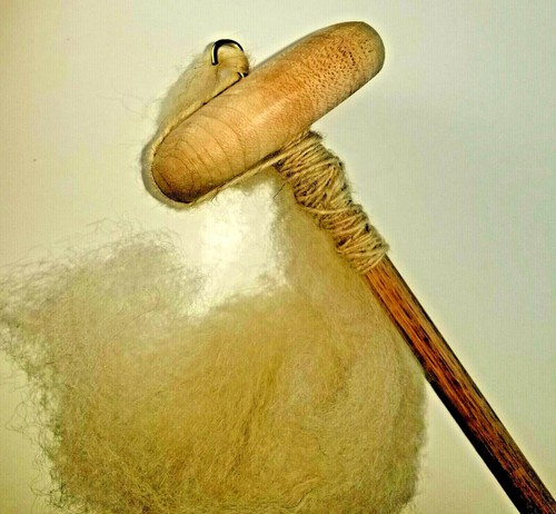 Drop Spindle for Spinning Wool Fibers - Picture 4 of 5