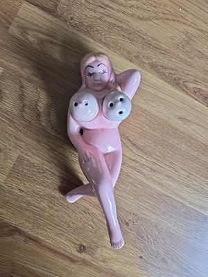 Vintage freche nackte Dame Brüste Brüste Salz & Pfefferstreuer Ganzkörper
