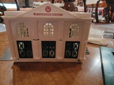 PLASTICVILLE VINTAGE UNION TRAIN STATION - COMPLETE- NO BOX